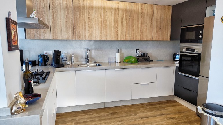 Reventa - Villa / Semi pareado - Cox