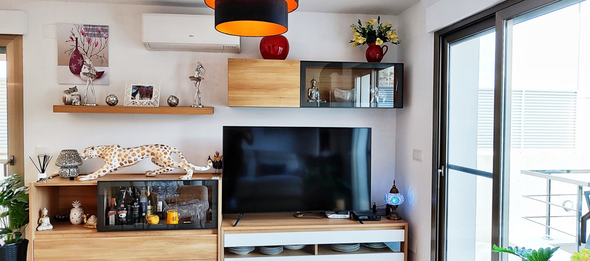 Reventa - Villa / Semi pareado - Cox