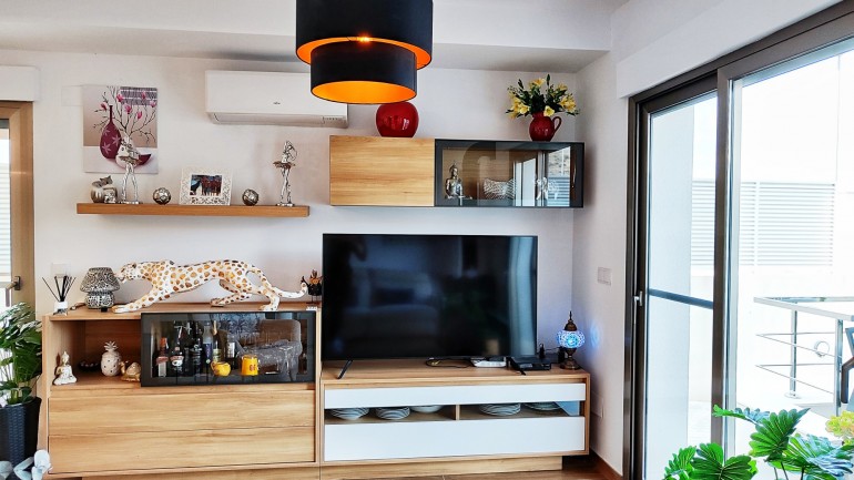 Reventa - Villa / Semi pareado - Cox