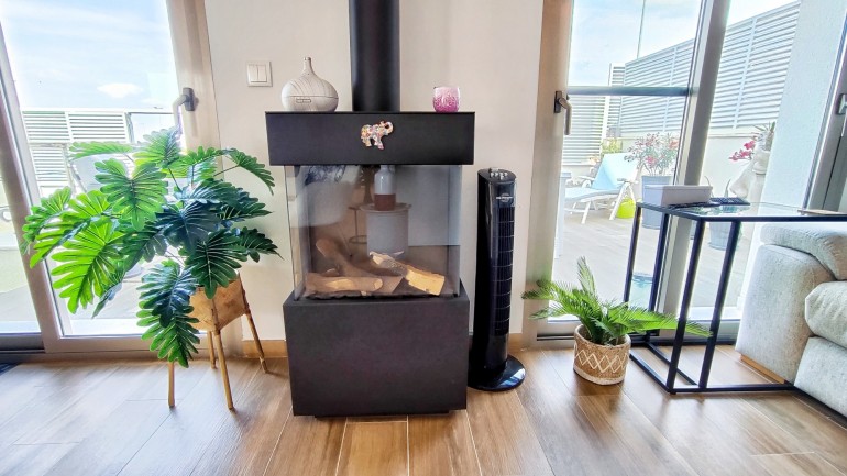 Reventa - Villa / Semi pareado - Cox