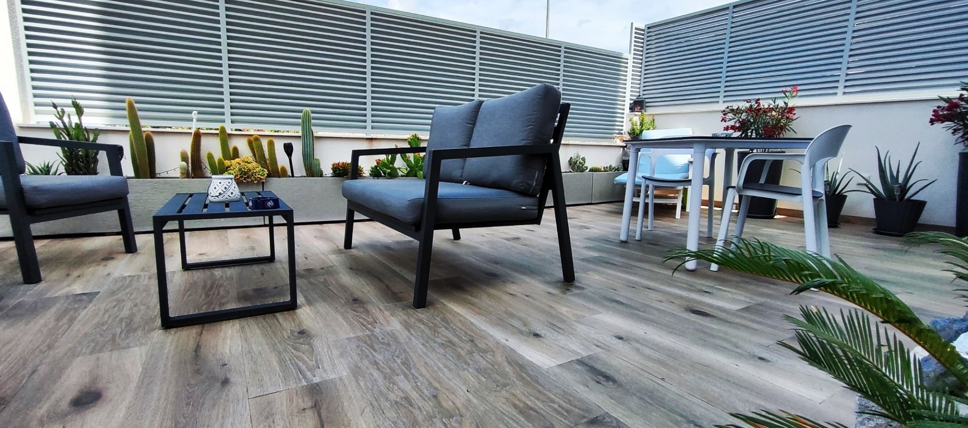 Reventa - Villa / Semi pareado - Cox