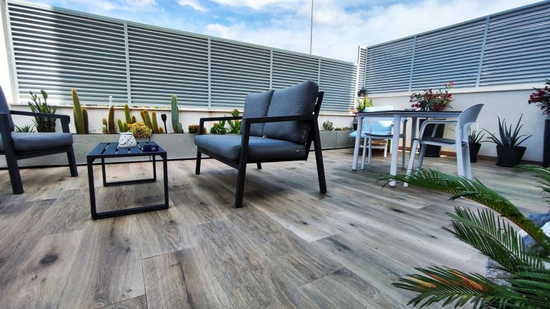 Reventa - Villa / Semi pareado - Cox