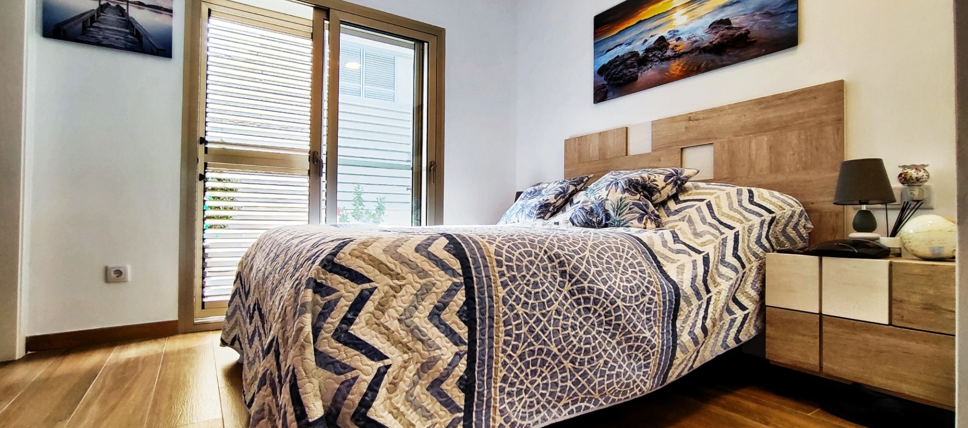 Reventa - Villa / Semi pareado - Cox