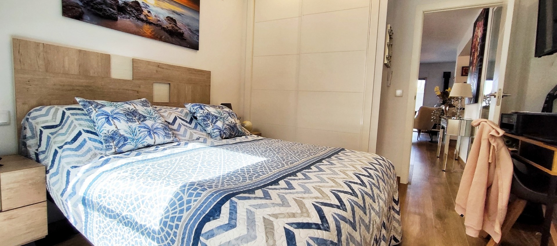 Reventa - Villa / Semi pareado - Cox