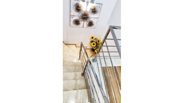 Reventa - Villa / Semi pareado - Cox