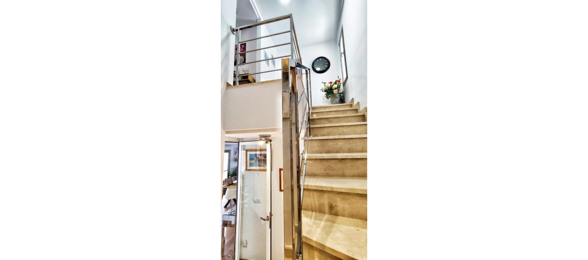 Reventa - Villa / Semi pareado - Cox