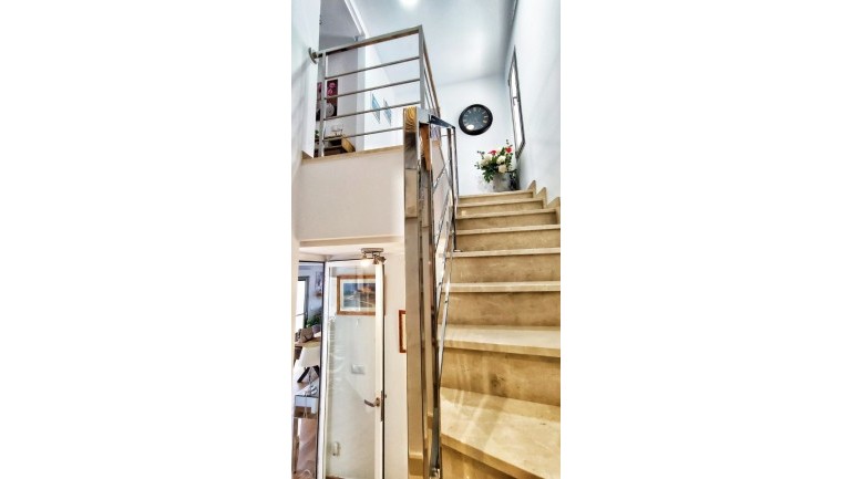 Reventa - Villa / Semi pareado - Cox