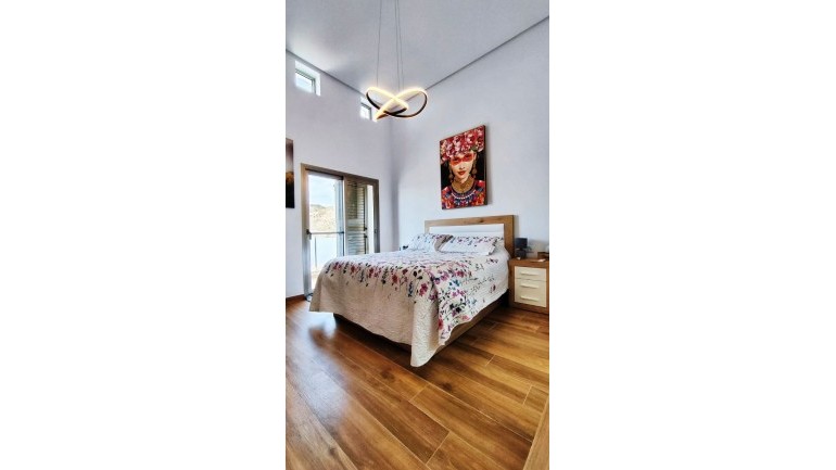 Reventa - Villa / Semi pareado - Cox