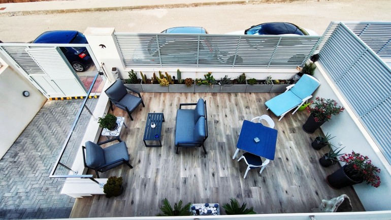 Reventa - Villa / Semi pareado - Cox