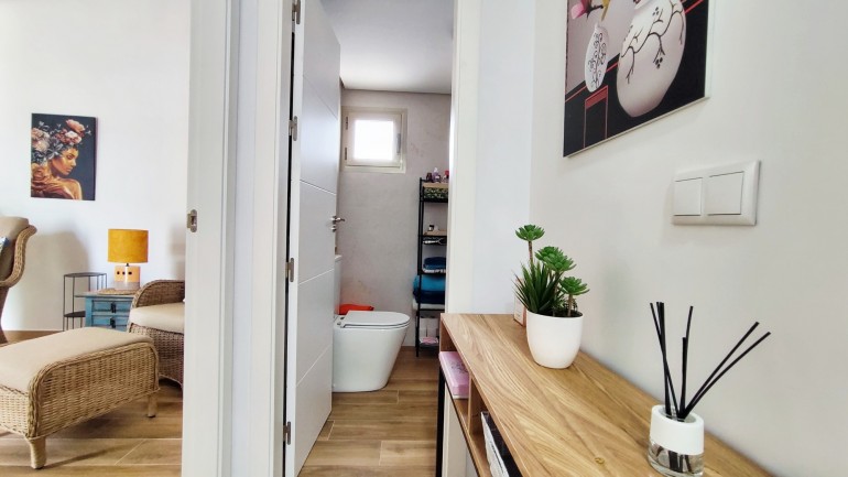 Reventa - Villa / Semi pareado - Cox