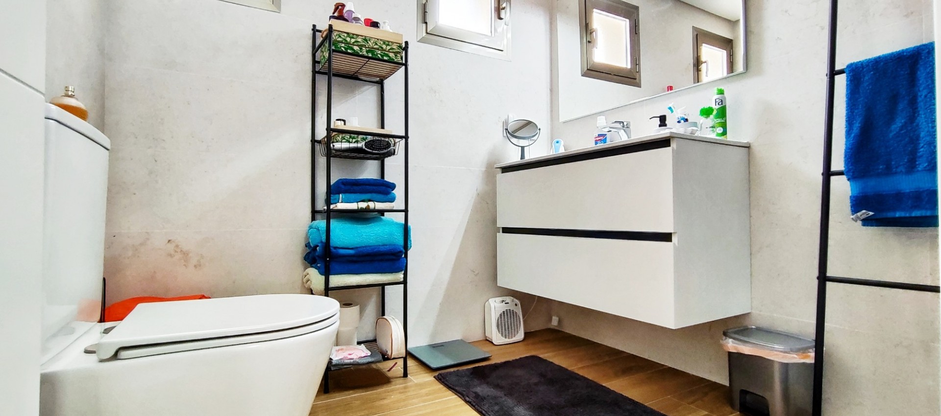 Reventa - Villa / Semi pareado - Cox